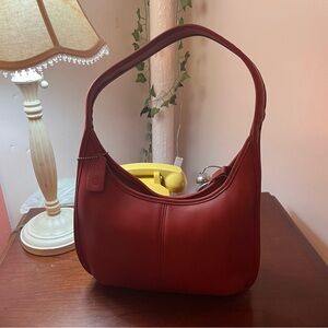 ****SOLD**** Vintage Coach Ergo 9025 - Red